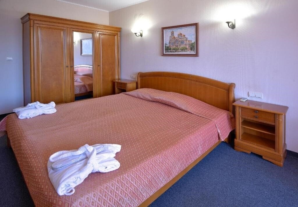 Апартаменты Estreya Residence 4*