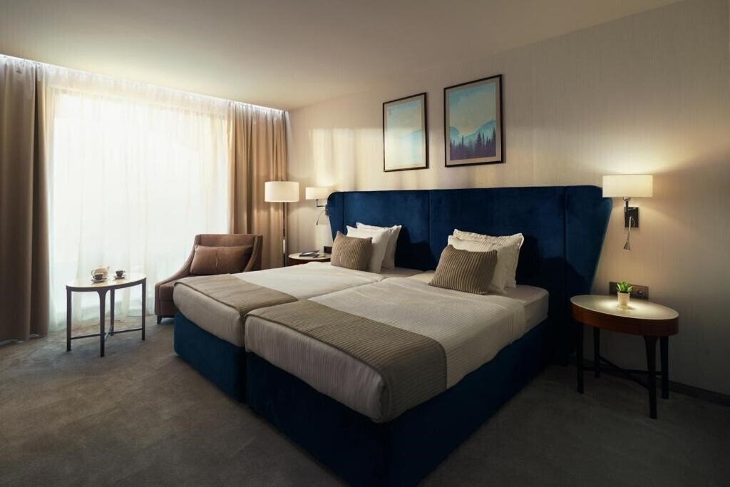 Апартаменты Astor Garden 5*