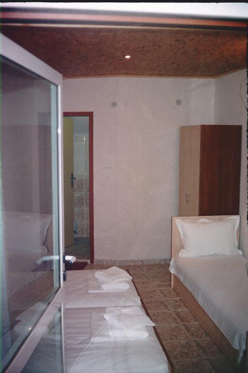 Фото Hotel Santorini (ex. Santorini Sv Vlas, Family Hotel Santorini) 3*