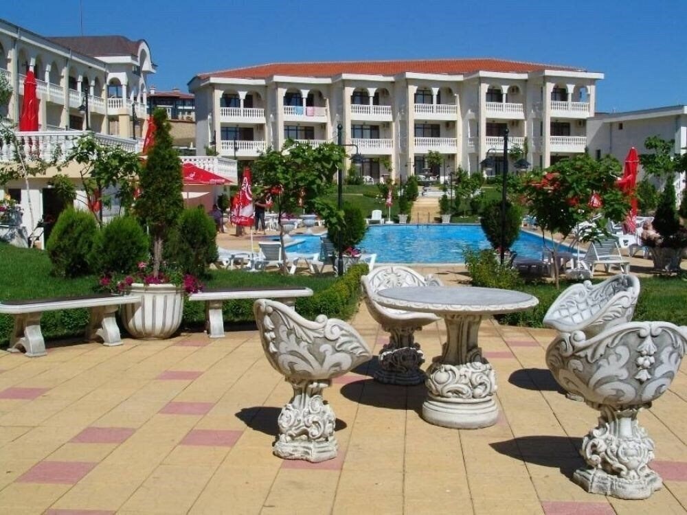 Готель Dinevi Resort Second Line 3*