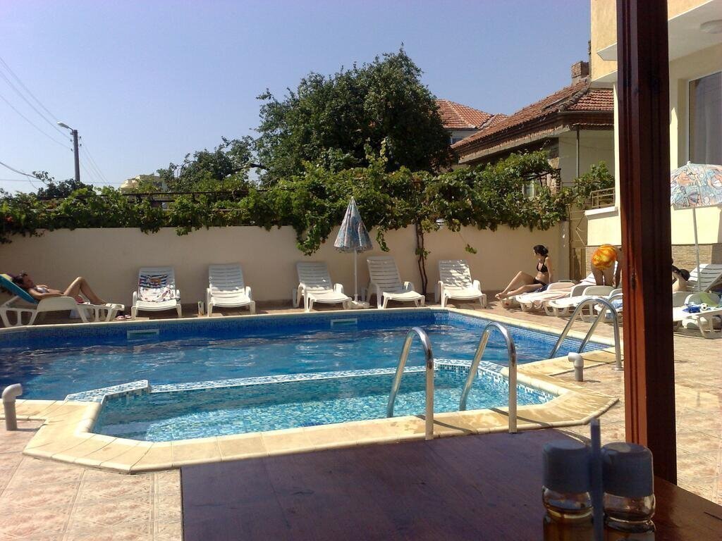 Территория Larisa 1&2 (ex. Hotel Larisa 12) 3*