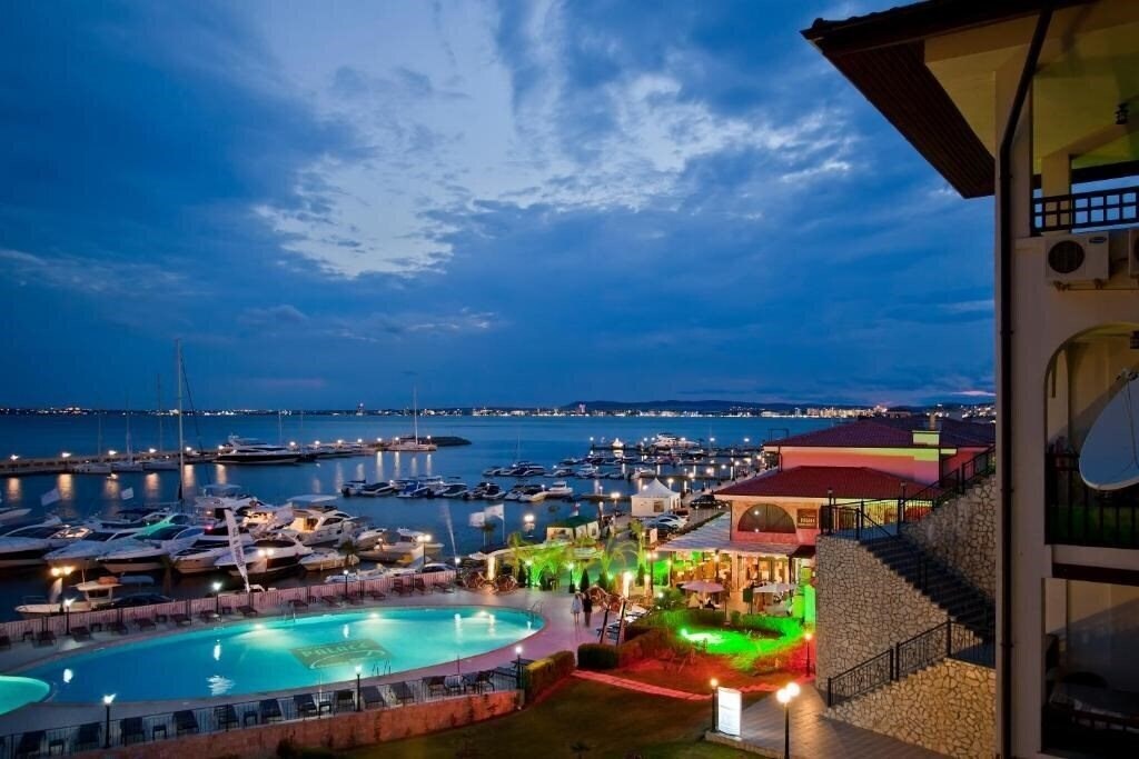 Апартаменты Porto Paradiso 4*