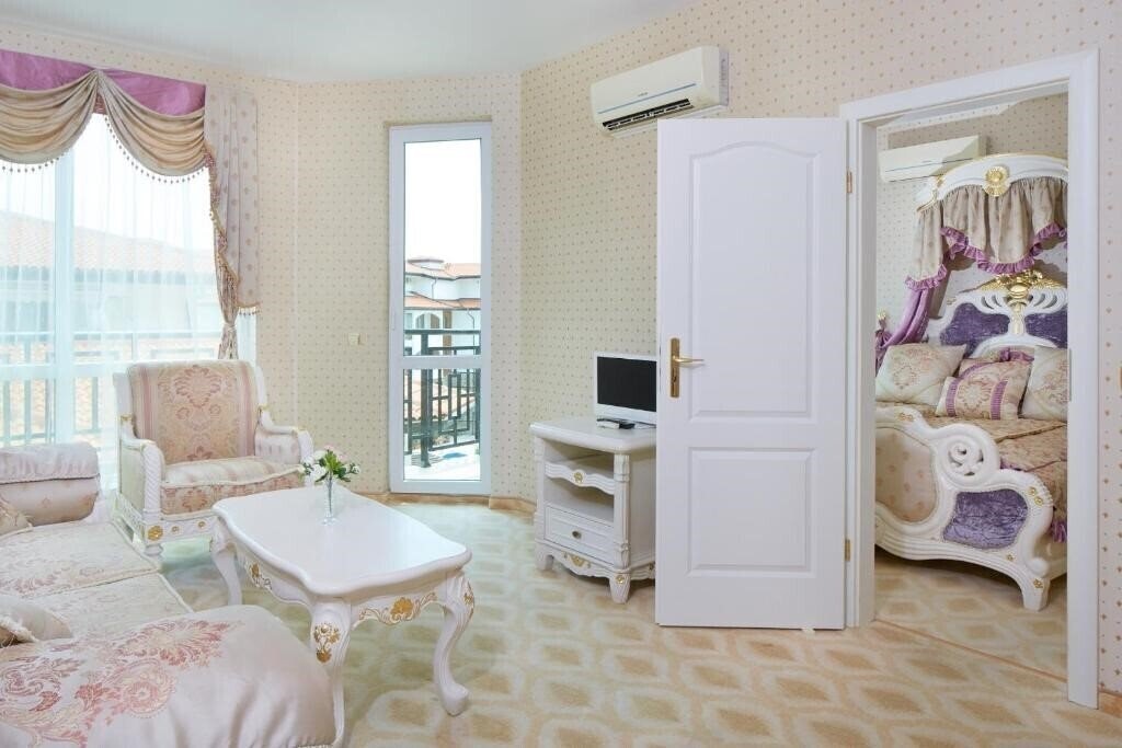 Апартаменти Amore Beach 4*