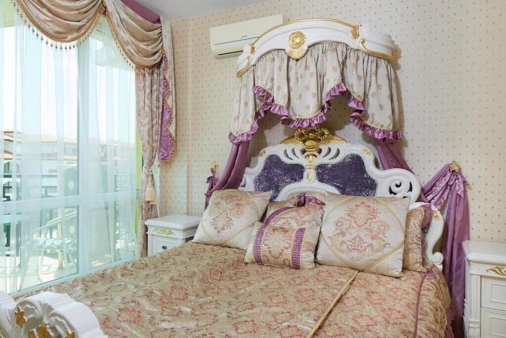 Вид Amore Beach 4*