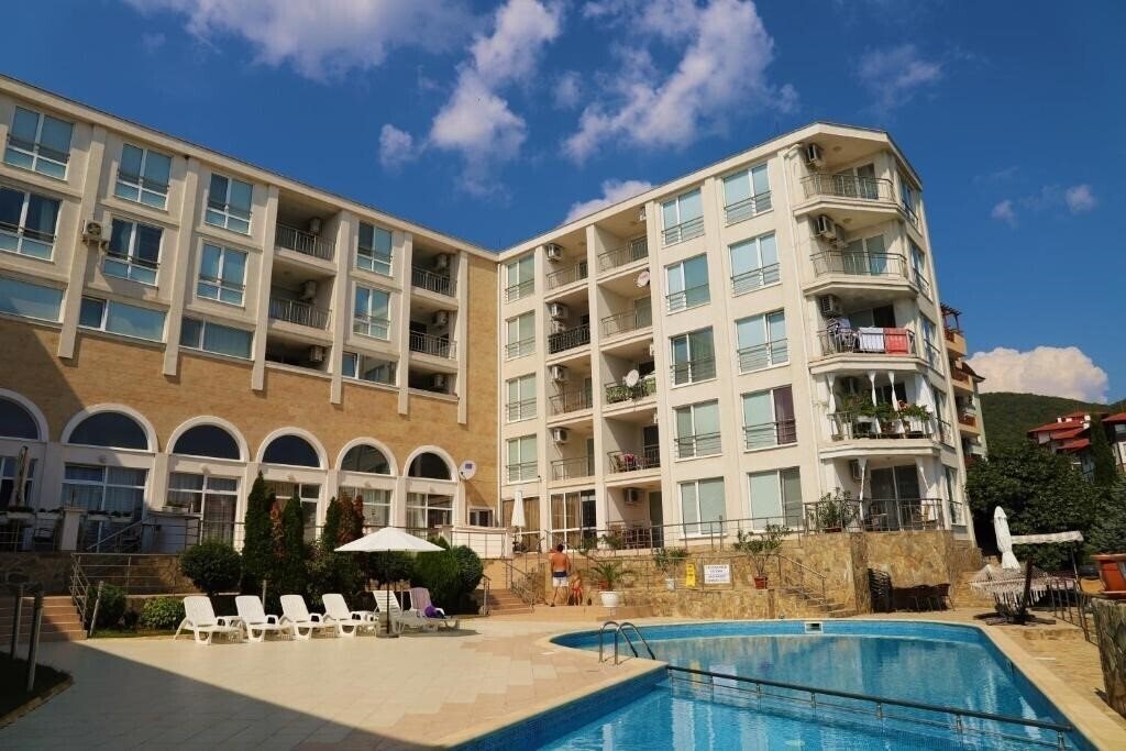 Фото Menada Galateya Apartments 3*