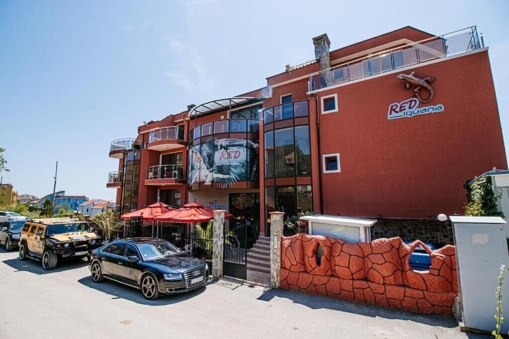 Вид Red Iguana 3*