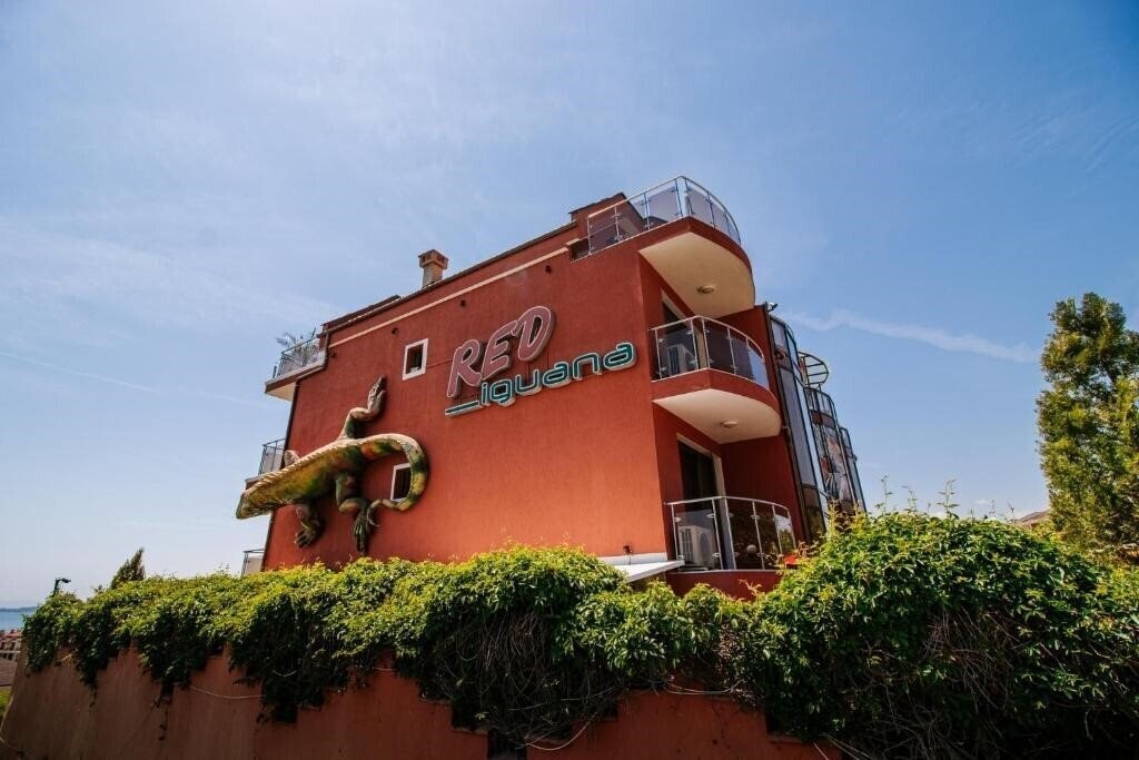 Территория Red Iguana 3*