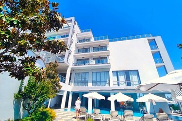 Отель Avenue Deluxe Burgas 4*