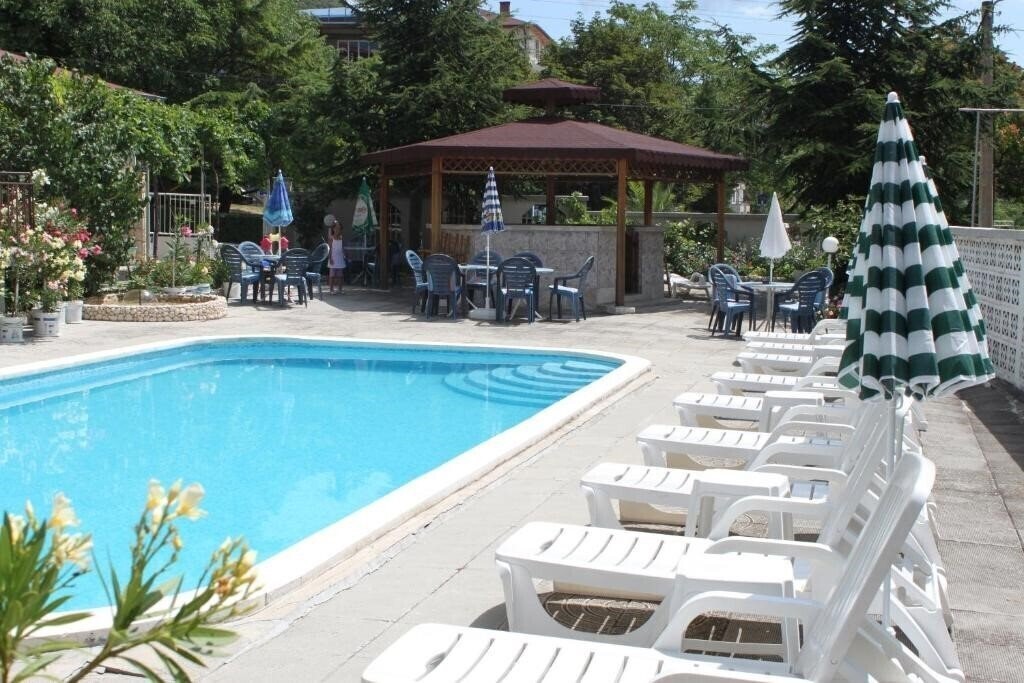 Территория Chris Hotel 3*