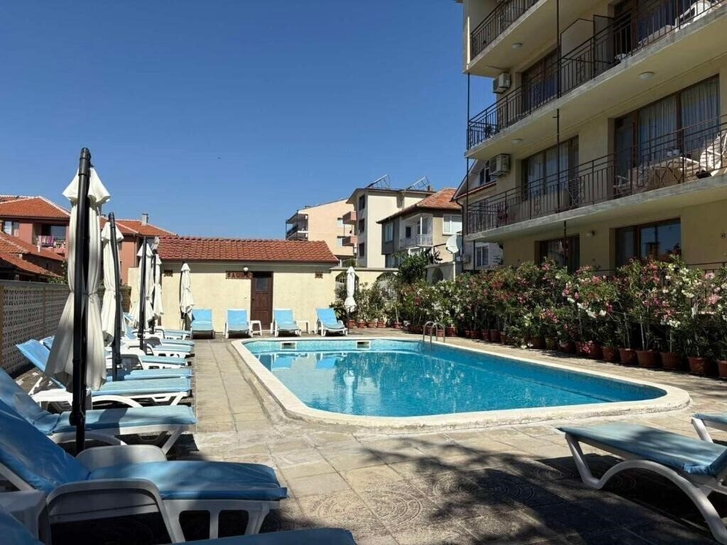 Фото Chris Hotel 3*
