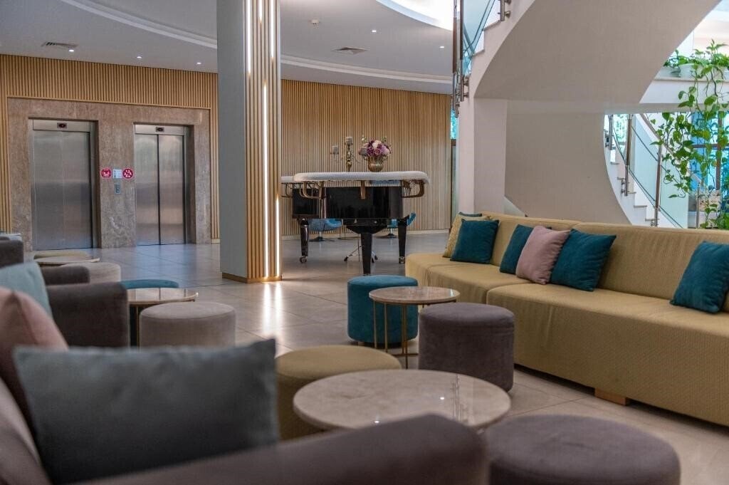 Апартаменты Edelweiss 4*