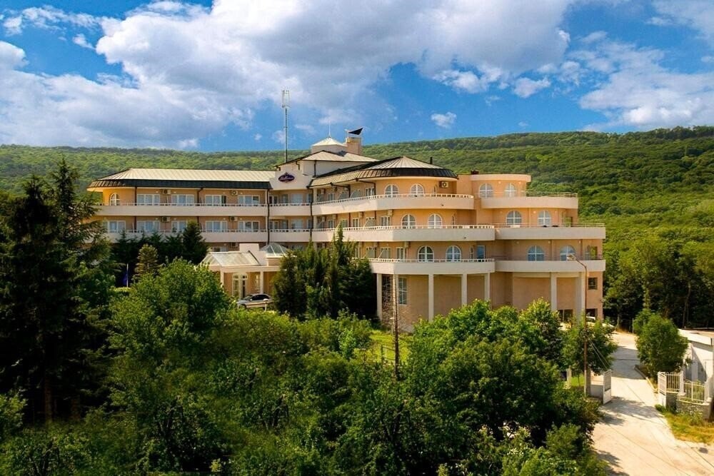 Территория Park Hotel Bellevue 3*