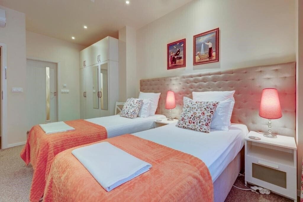 Панорама City Boutique Inn 3*