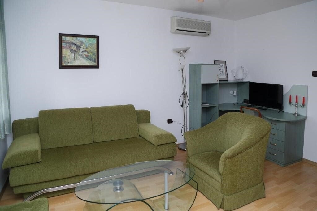 Апартаменти Gurko Hotel And Tavern 3*