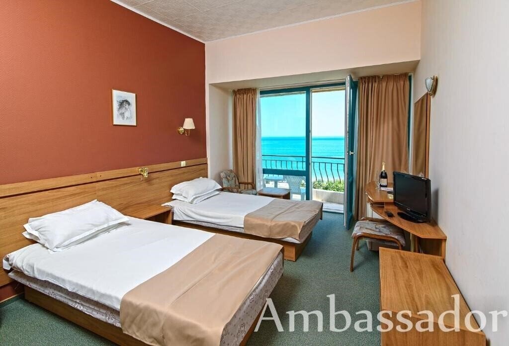 Фото Hotel Ambassador 3*
