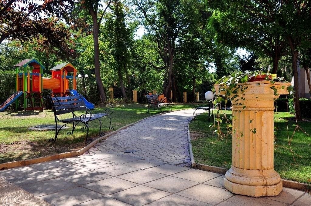 Территория Paradise Green Park 3*