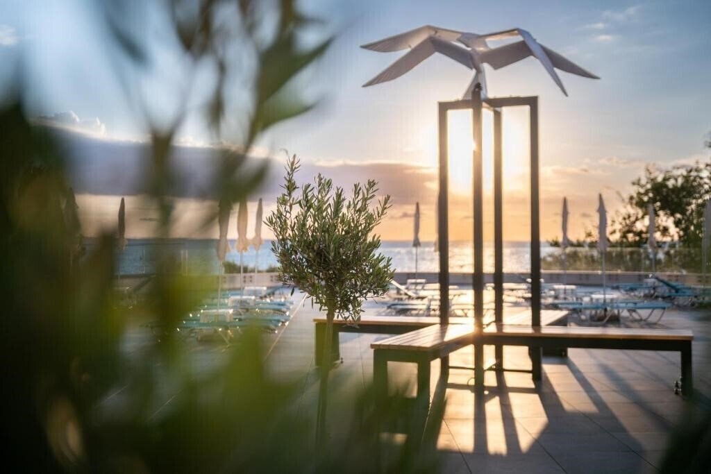 Отель Astoria 4*