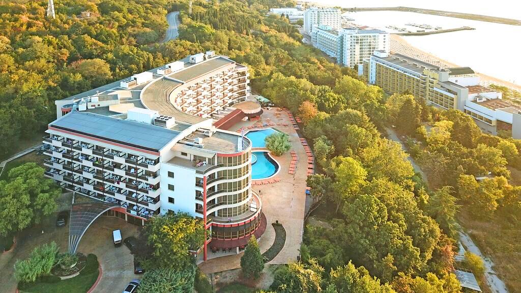 Отель Berlin Green Park 4*