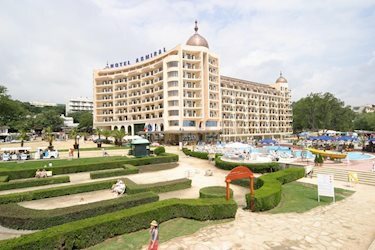 Отель Holiday Park 4*