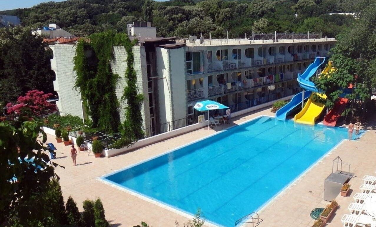 Территория Camp Serdika лагерь