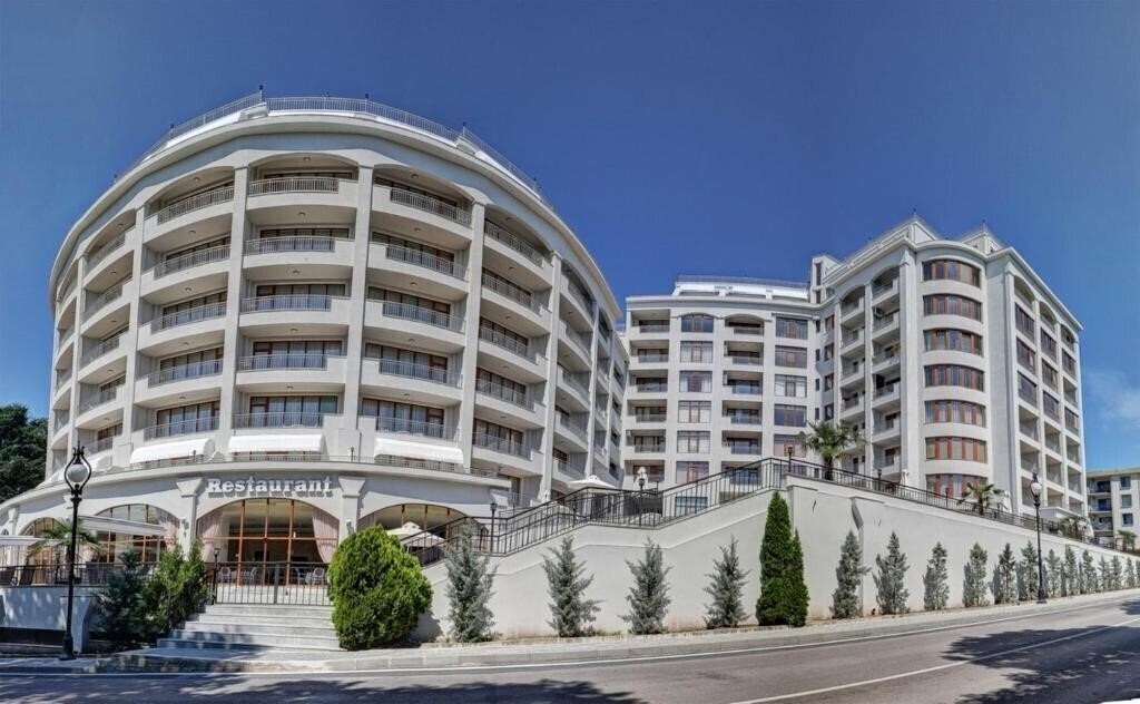 Территория Continental Hotel (ex. Hotel Continental, Central) 4*