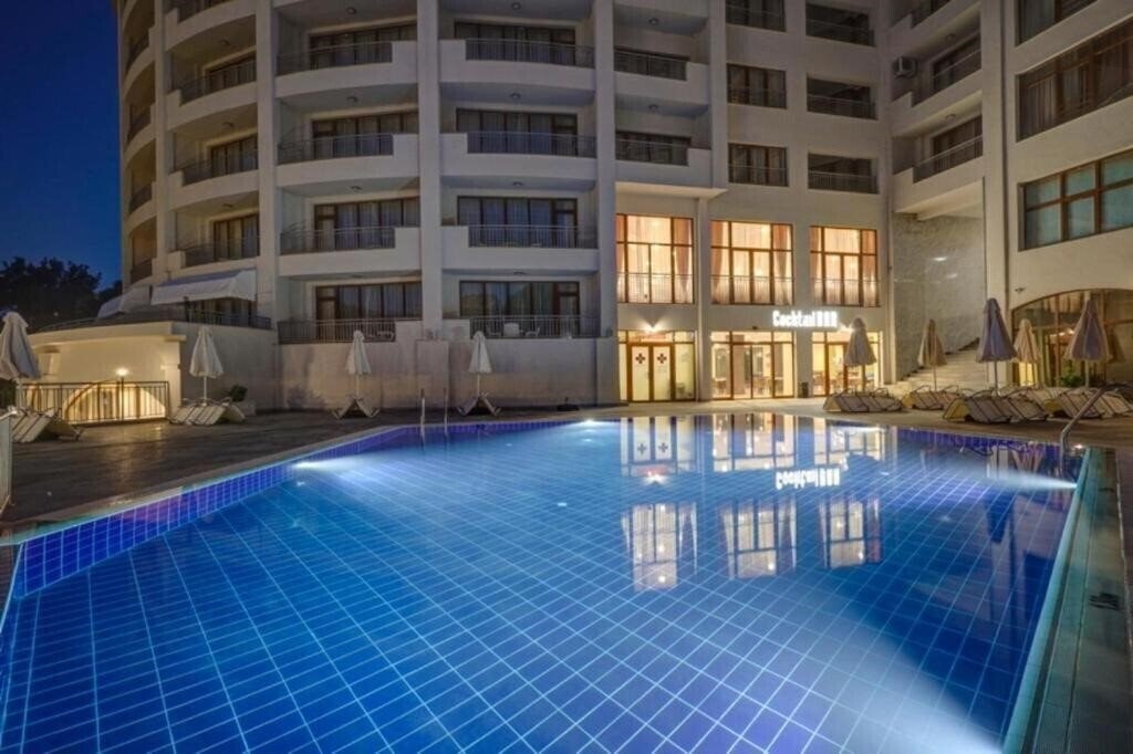 Апартаменти Continental Apartments 4*