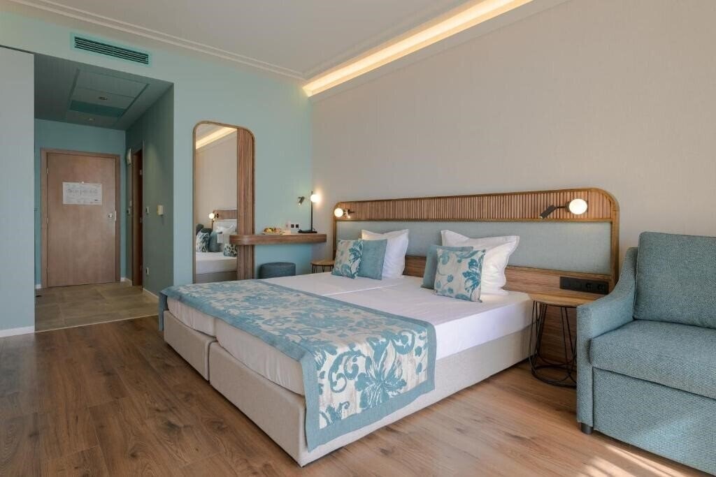 Территория Kristal 4*