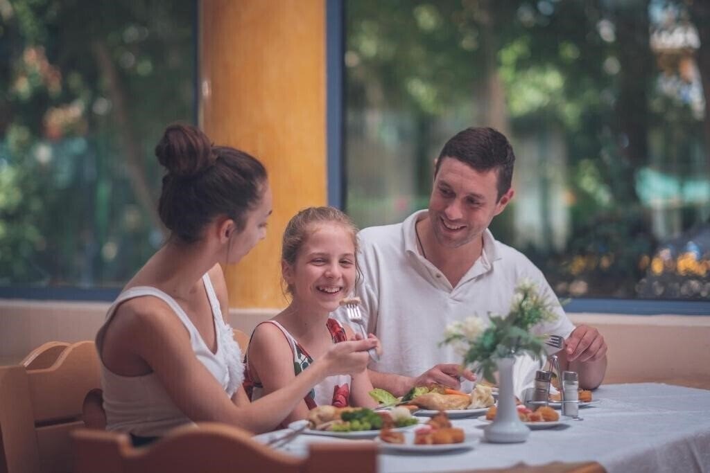 Апартаменти Regina Hotel (ex. Royal) 4*