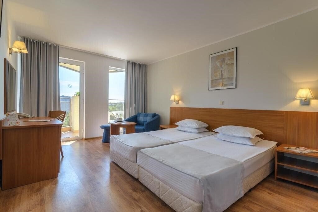 Апартаменты Madara Park Hotel (Madara Hotel Smart Line) 4*