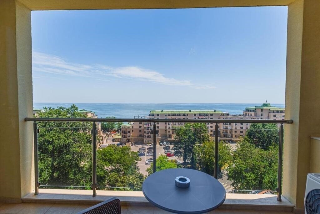 Территория Aparthotel Golden Line 4*