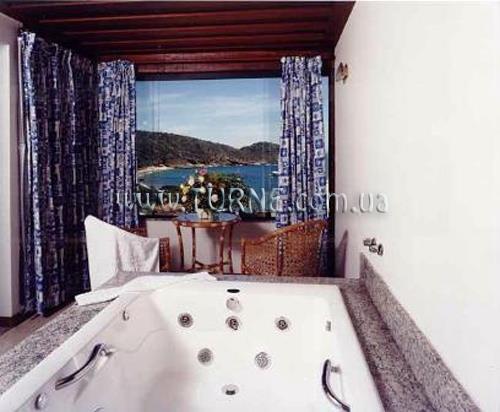 Готель Coronado Beach Hotel 4*