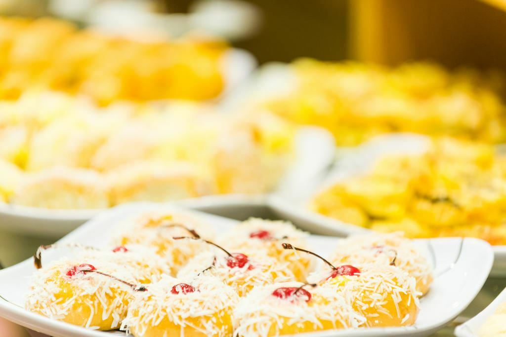 Територія Continental Inn Hotel 4*