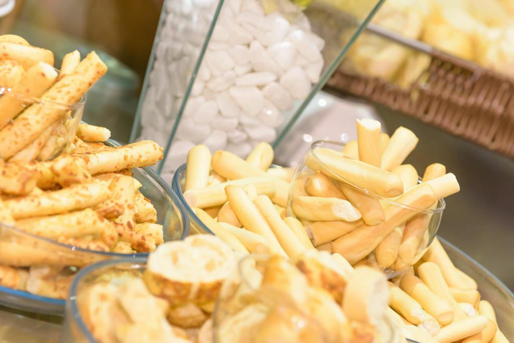 Апартаменти Continental Inn Hotel 4*