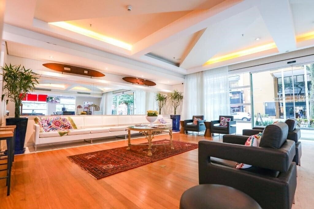 Апартаменти Pestana Curitiba 5*