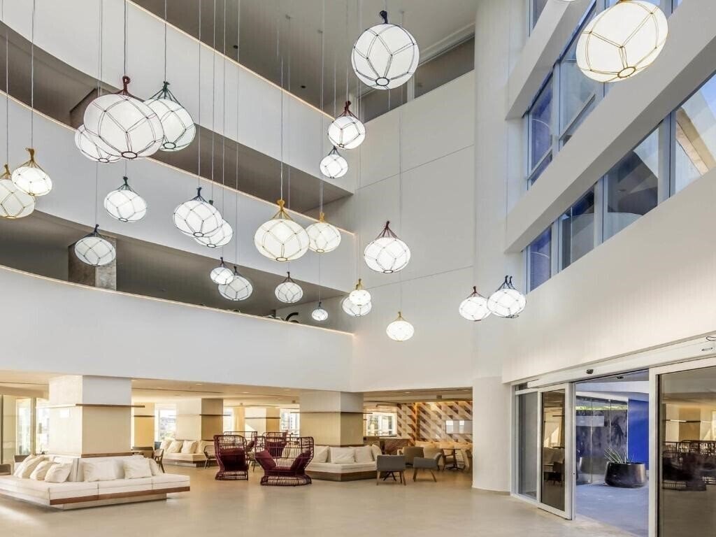 Фото Golden Tulip Rio Vermelho 4*