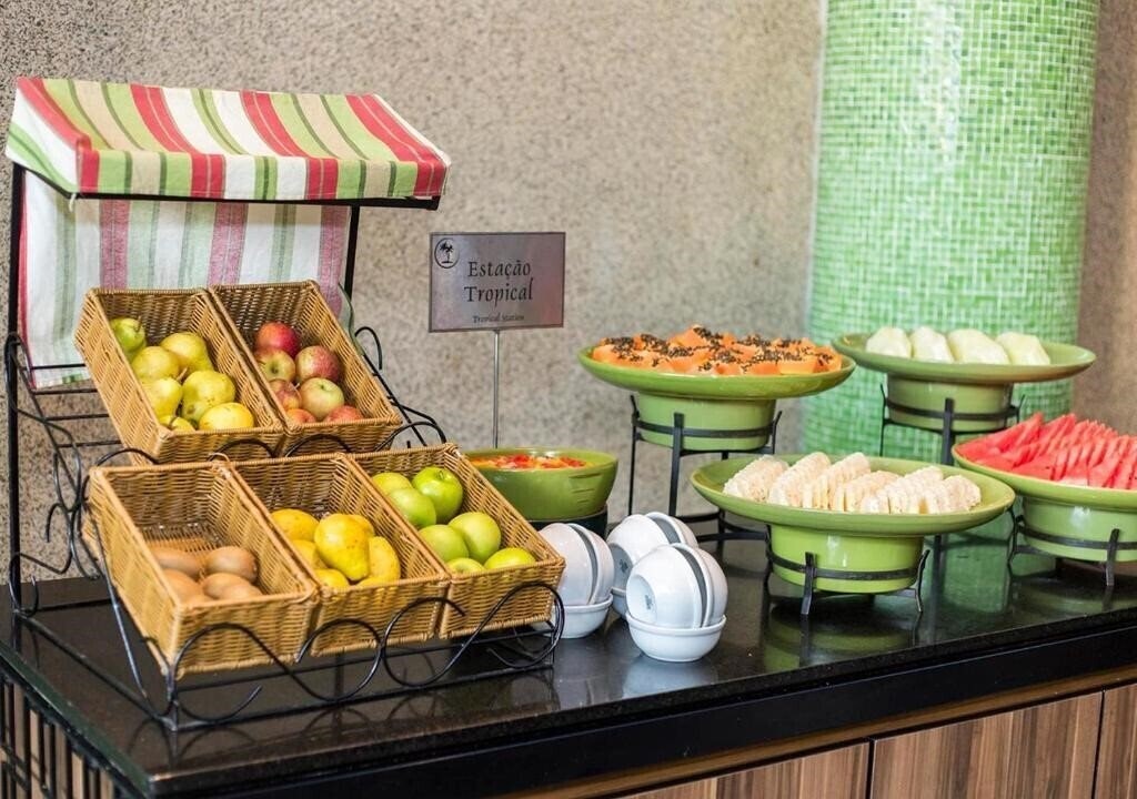 Територія Estanplaza International 4*