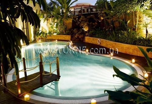 Готель L'Hotel Porto Bay 5*