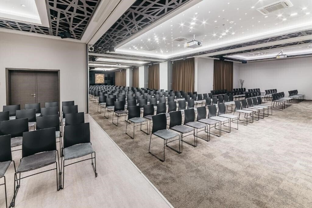 Апартаменты Maximus Resort 4*