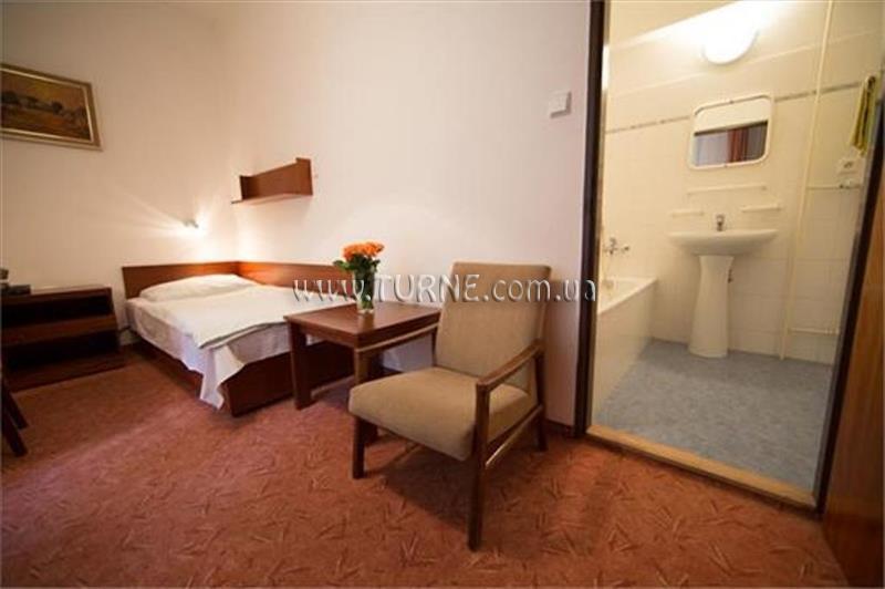 Готель Manes II 2*