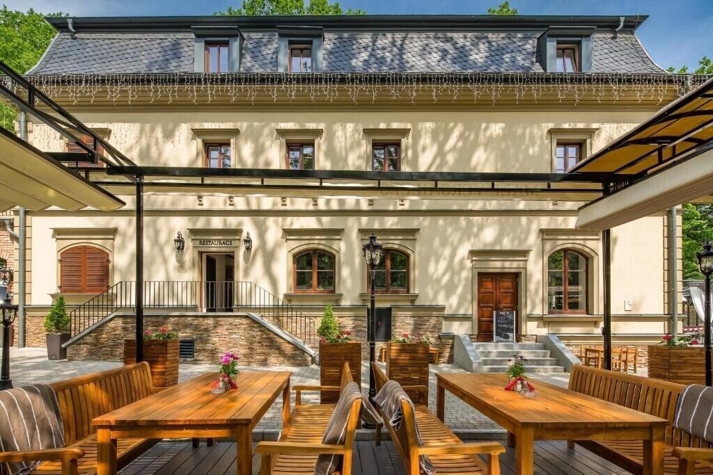 Апартаменти Male Versailles 4*