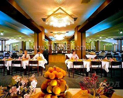 Территория Bristol Main Building 4*