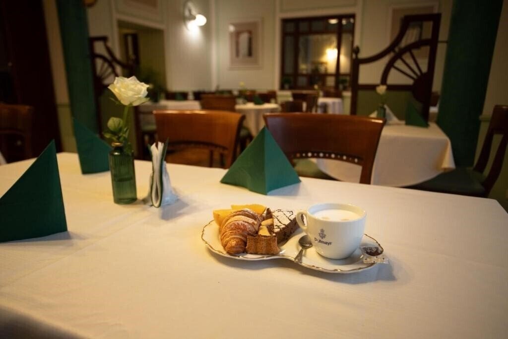 Картинка Ester 4*