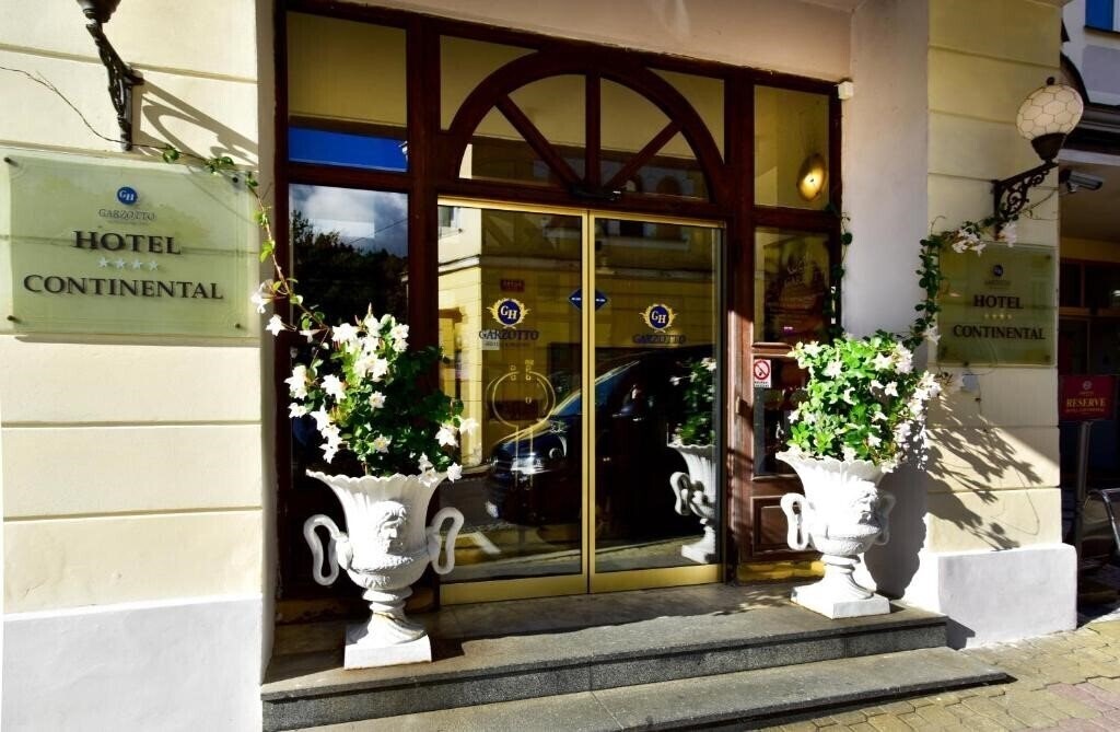 Апартаменти Continental 4*