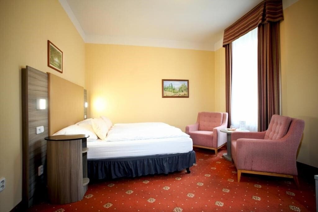 Территория Paris 3*