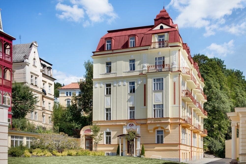 Отель Neapol 4*