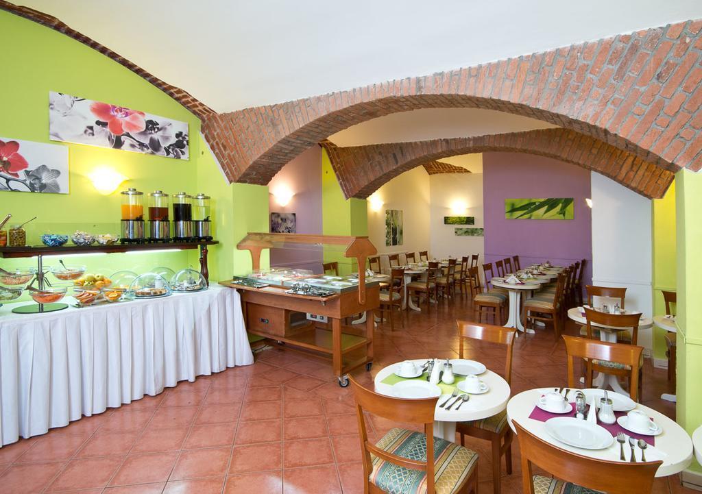 Территория Saint George Hotel 3*