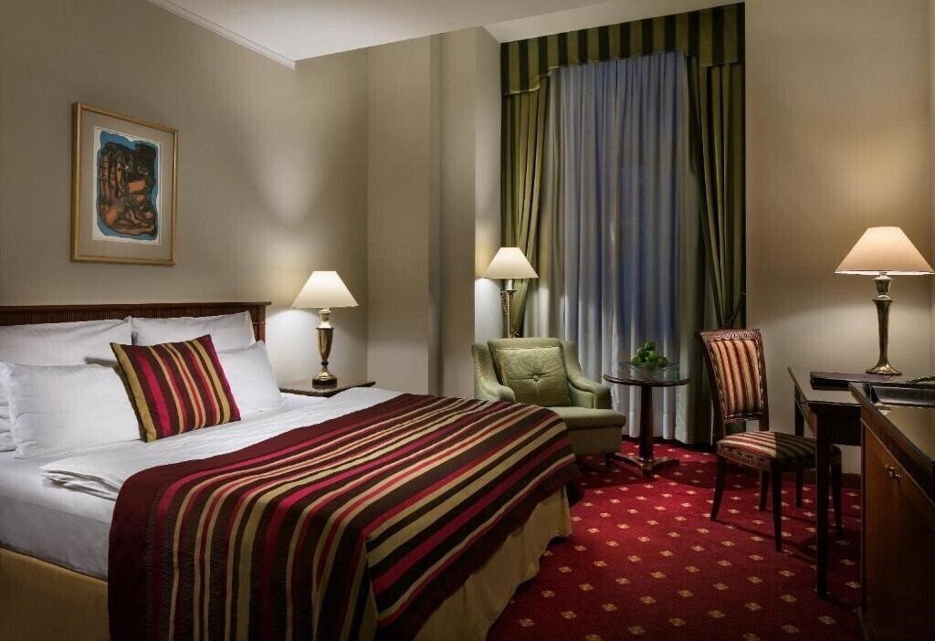 Апартаменты Art Nouveau Palace Hotel 5*