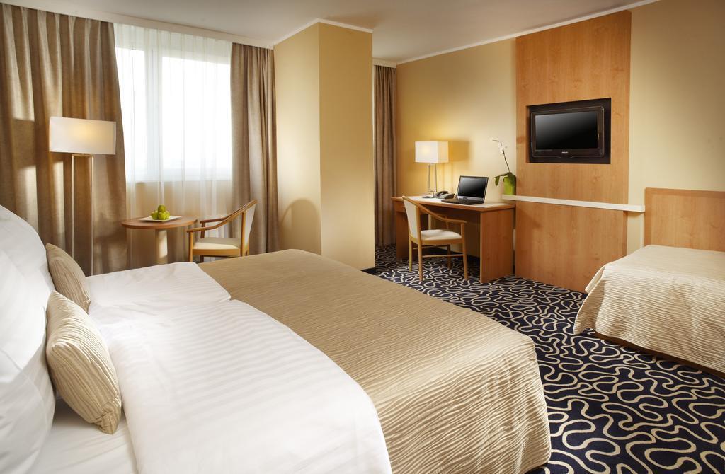 Вид Pyramida Orea Hotel 4*