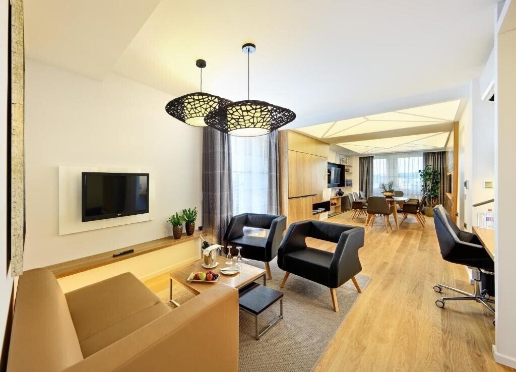 Зображення Duo 4*