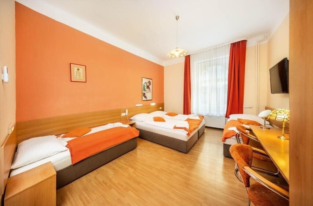 Фото Hotel Golden City Garni 3*